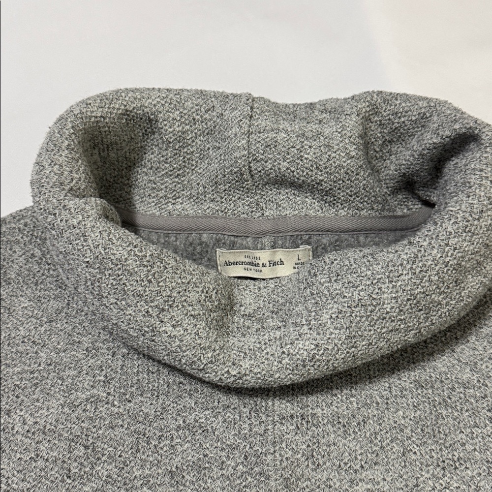 EUC Abercrombie & Fitch 3/4 length sleeve, hi-lo mid to heavy weight  sweater. L - Picture 2 of 7